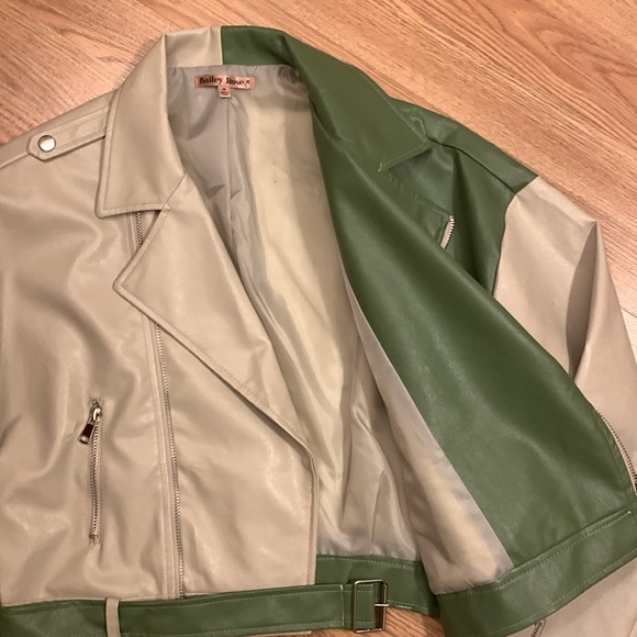 Bailey Rose NWOT Two Tone Faux Leather Belted Moto Jacket - Picture 4 of 16